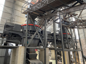 时产600-900吨高三斜霞石轮式移动制砂机