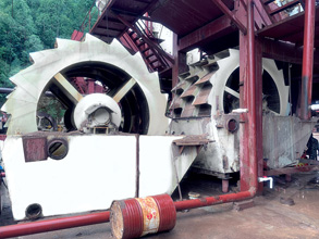 时产320-400吨明矾石辗轮式混砂机